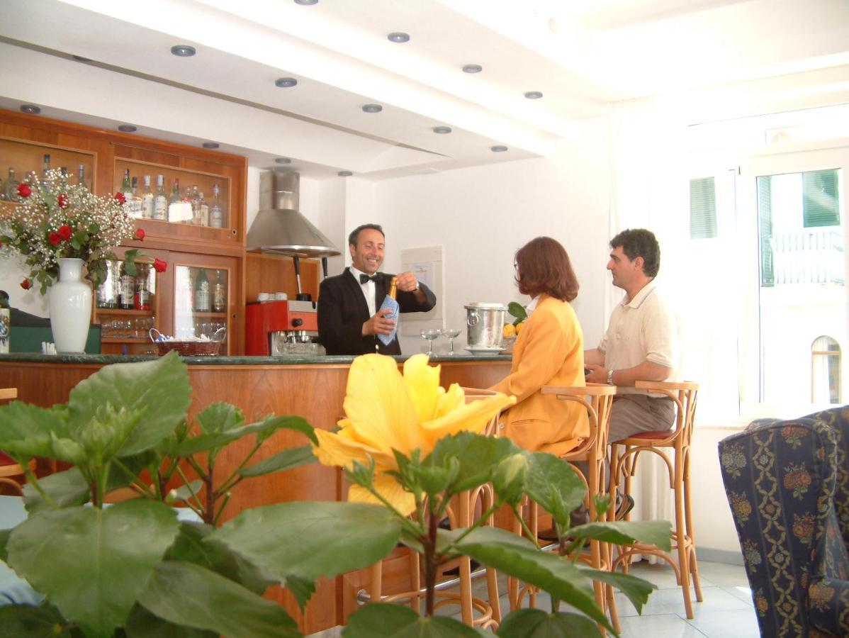 Hotel Imperial อีสเกีย ภายนอก รูปภาพ